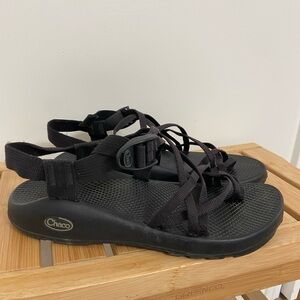 Chaco women’s 10 Black Strappy Toe Hiking Sandals with Vibram Sole